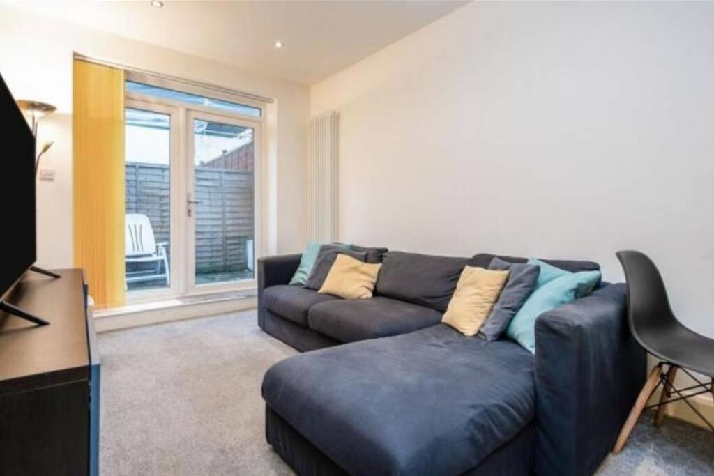 Contemporary 3 Bed Apartment In Hendon Central. Exterior foto